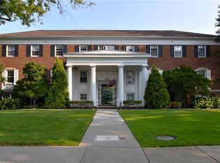 19901 Van Aken Blvd #E9, Shaker Heights, OH