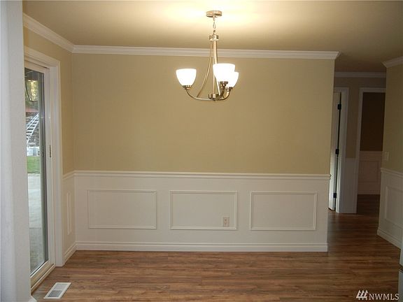 5th image of 4527 123rd Pl NE