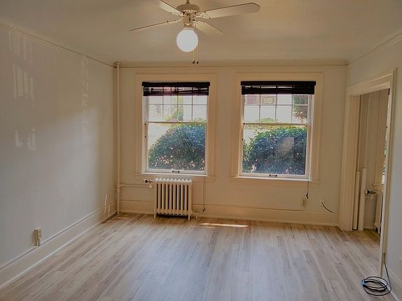 4th image of 321 Boylston Ave E APT 208