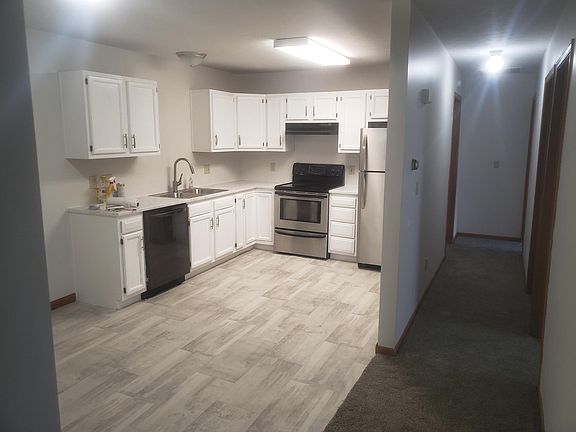 4th image of 70 Westhaven Dr
