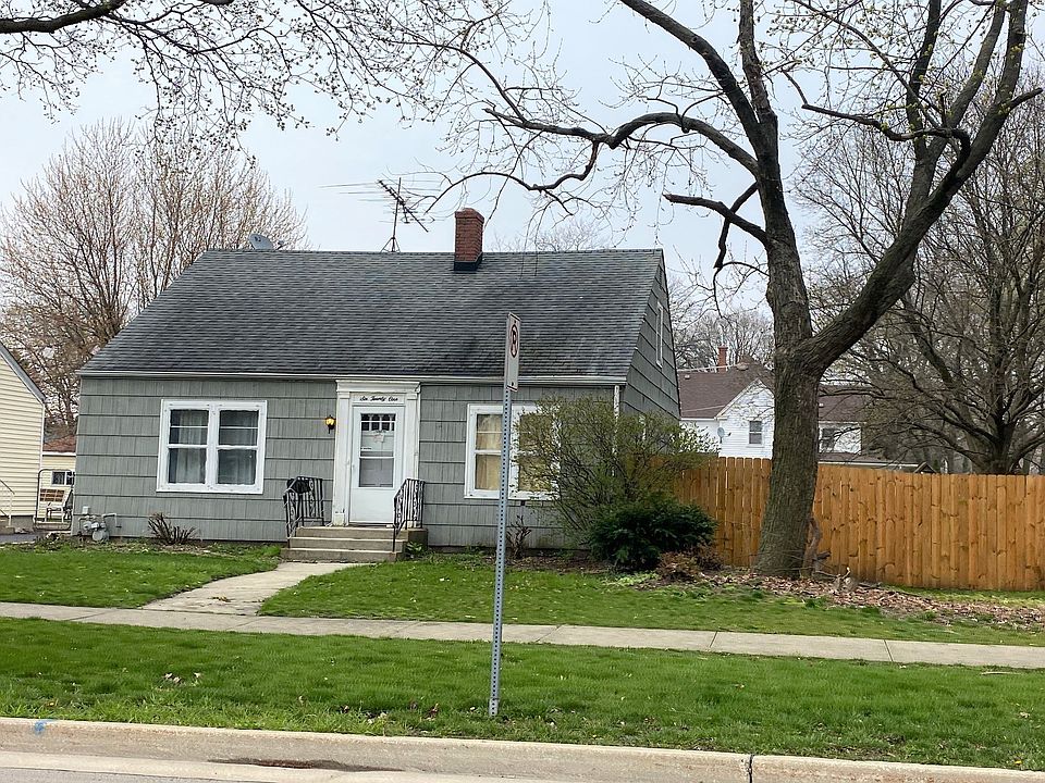 2nd image of 621 Joliet St