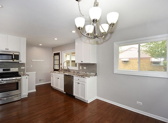 5th image of 2348 Sherwood Ave
