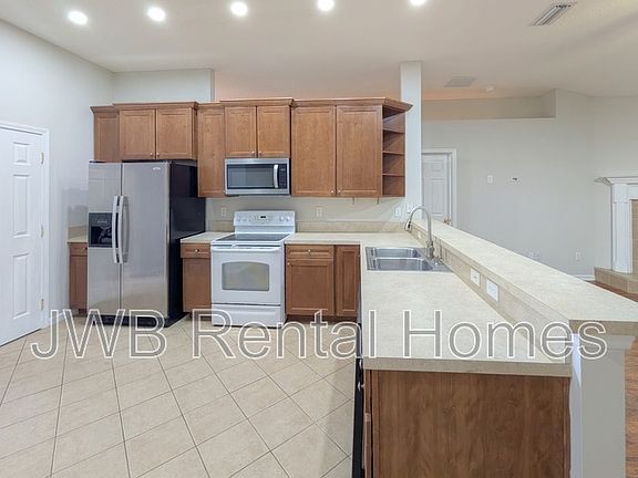 3rd image of 3060 Havengate Dr