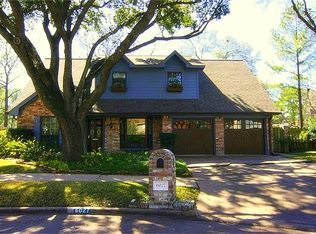 6027 Lawn Ln, Houston, TX 77088