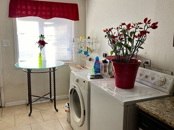 5th image of 354 S Stuart St #9846062