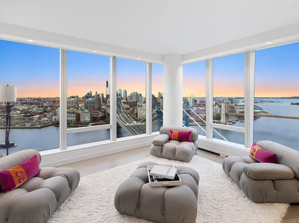 1 Manhattan Square image 1 of 33