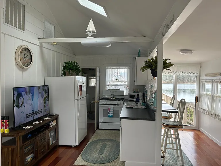 26 Arlington Rd — Photo 8