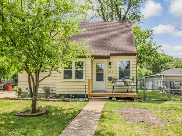 1518 12th Ave S, Fargo, ND 58103