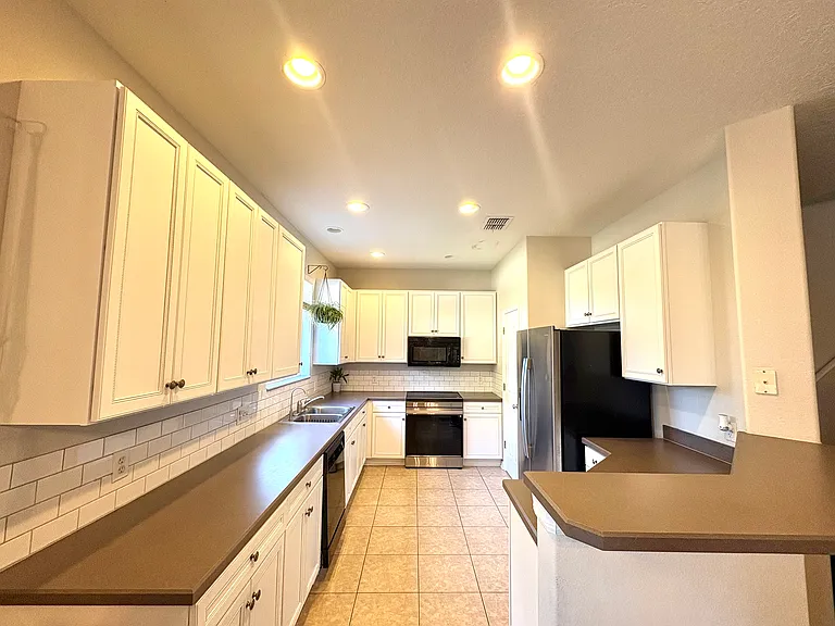17608 Glenapp Dr — Photo 7