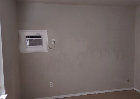 3rd image of 763 Bowles St APT 1