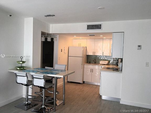 2nd image of 1035 West Ave APT 708