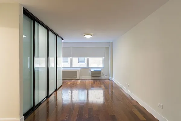 Rented by Stonehenge NYC LLC | media 13