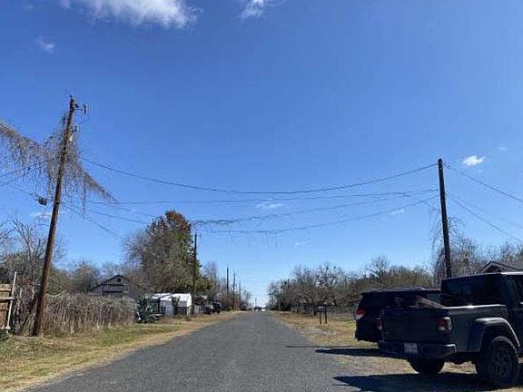 3rd image of 9428 Sunny Hl