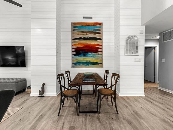 3rd image of 4548 Park Lake Dr