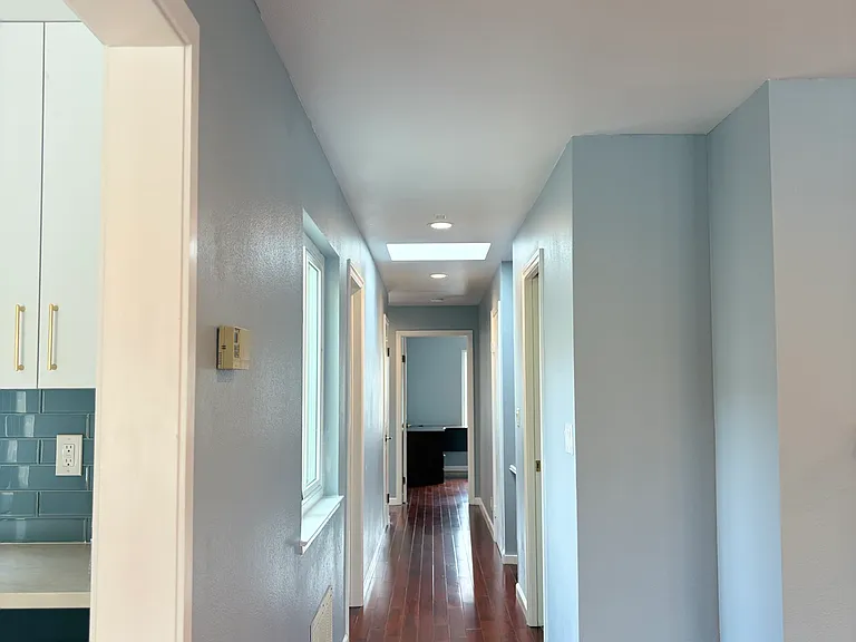 426 Wyandotte Ave — Photo 6