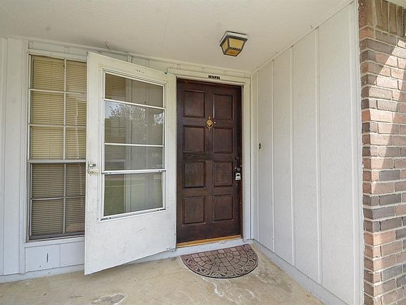 5th image of 19242 Woodglen Dr