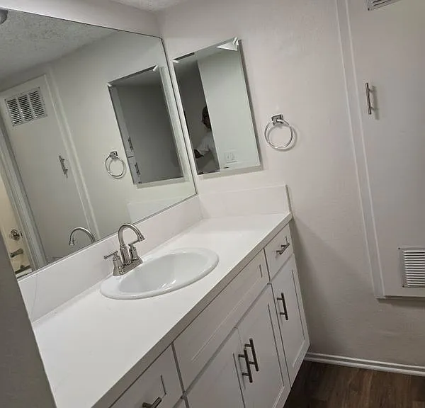 3821 Franklin Ave #1 — Photo 14