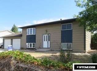 2755 Cherokee Ln, Casper, WY 82604