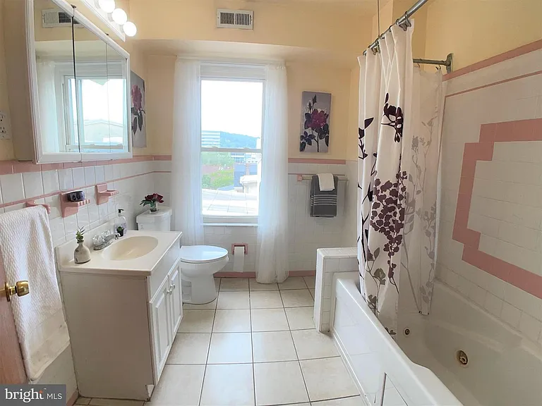 75 Harry St — Photo 13