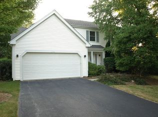 256 Yorkshire Dr, Fox River Grove, IL 60021