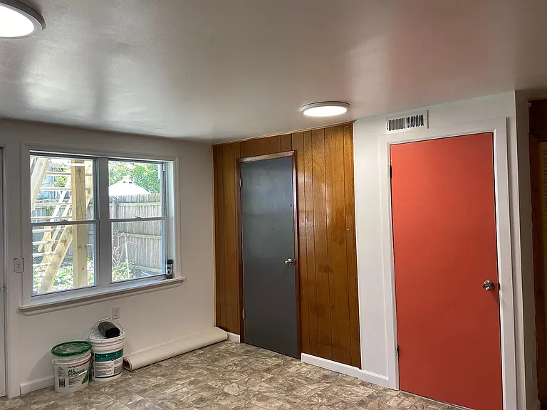 550 Bolton Ave #B — Photo 2