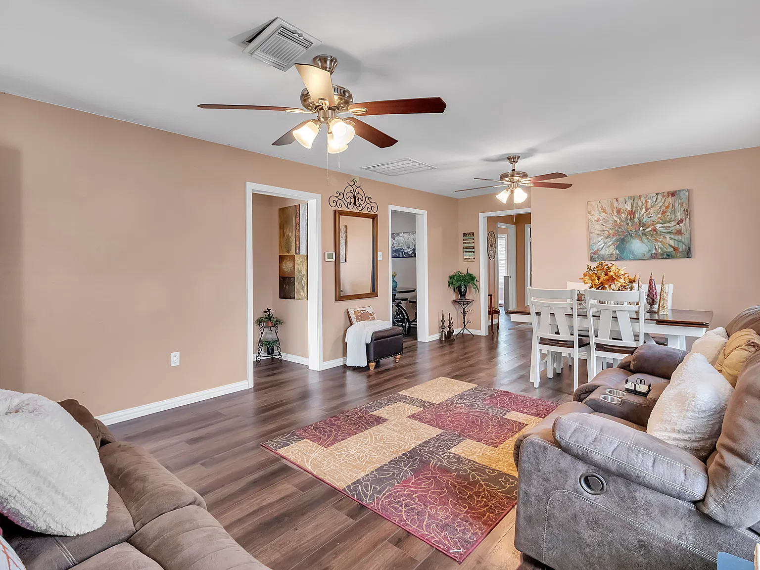 3 bed, 1268 sqft, $2,000 — Photo 1