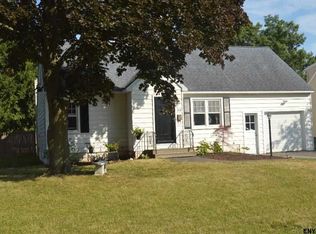 33 Virginia Blvd, Glenville, NY 12302