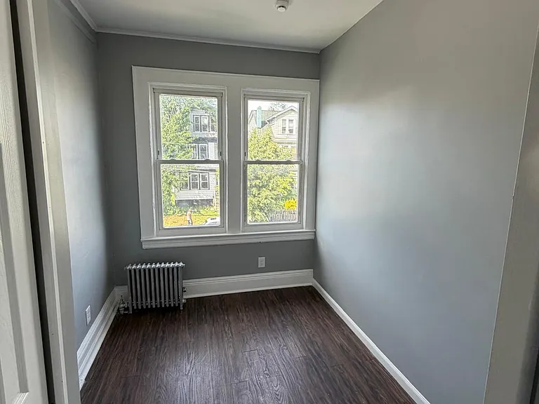 192 Mapes Ave #A — Photo 3