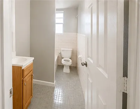 2862 W 1st St #6 — Photo 8