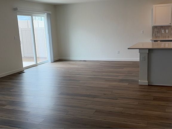 2nd image of 20620 Hillocks Ave