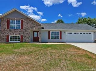 1539 Coyote St, Farmington, MO 63640