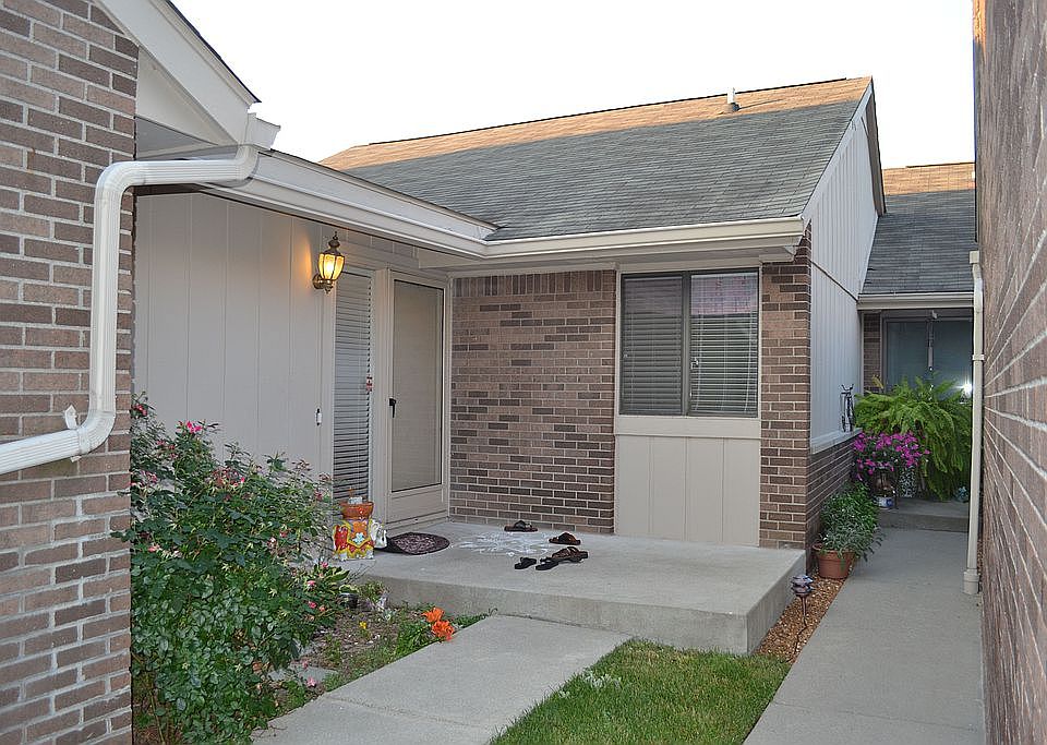 1st image of 35453 Heritage Ct #1
