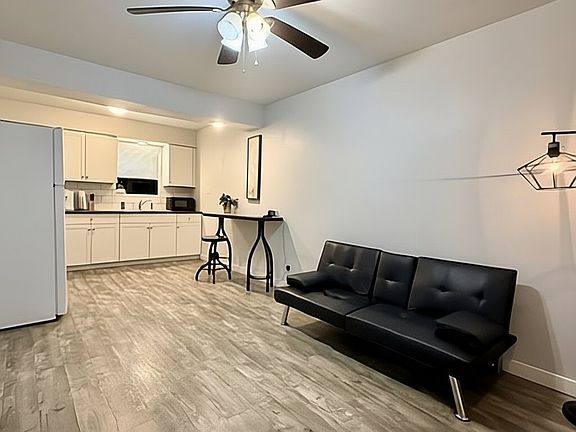 3rd image of 10654 Heizer Dr Unit 6