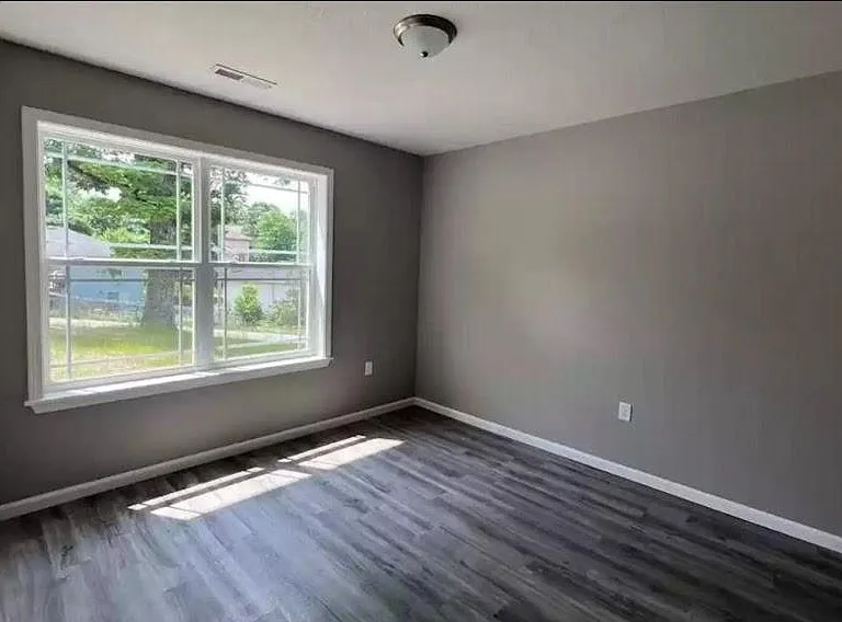 298 Walkington Ln — Photo 5
