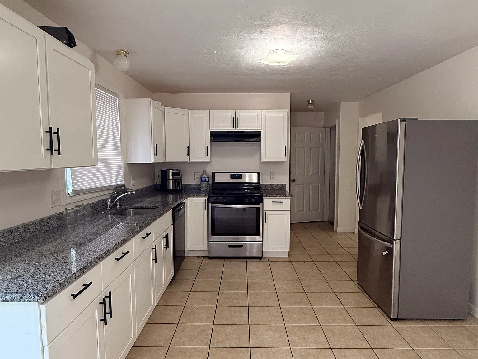 3 bed, 1500 sqft, $3,400 — Photo 2