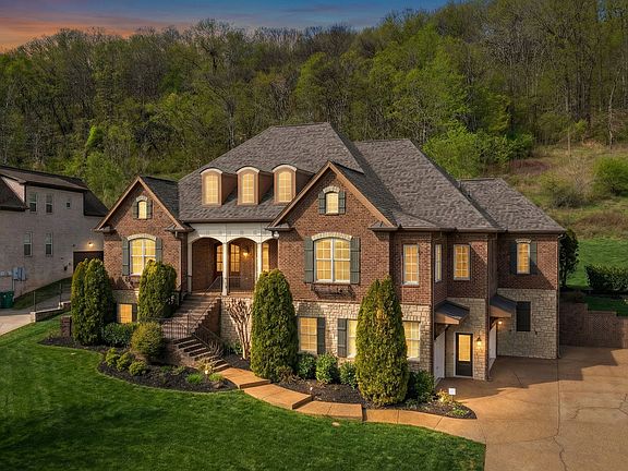 3rd image of 1627 Valle Verde Dr