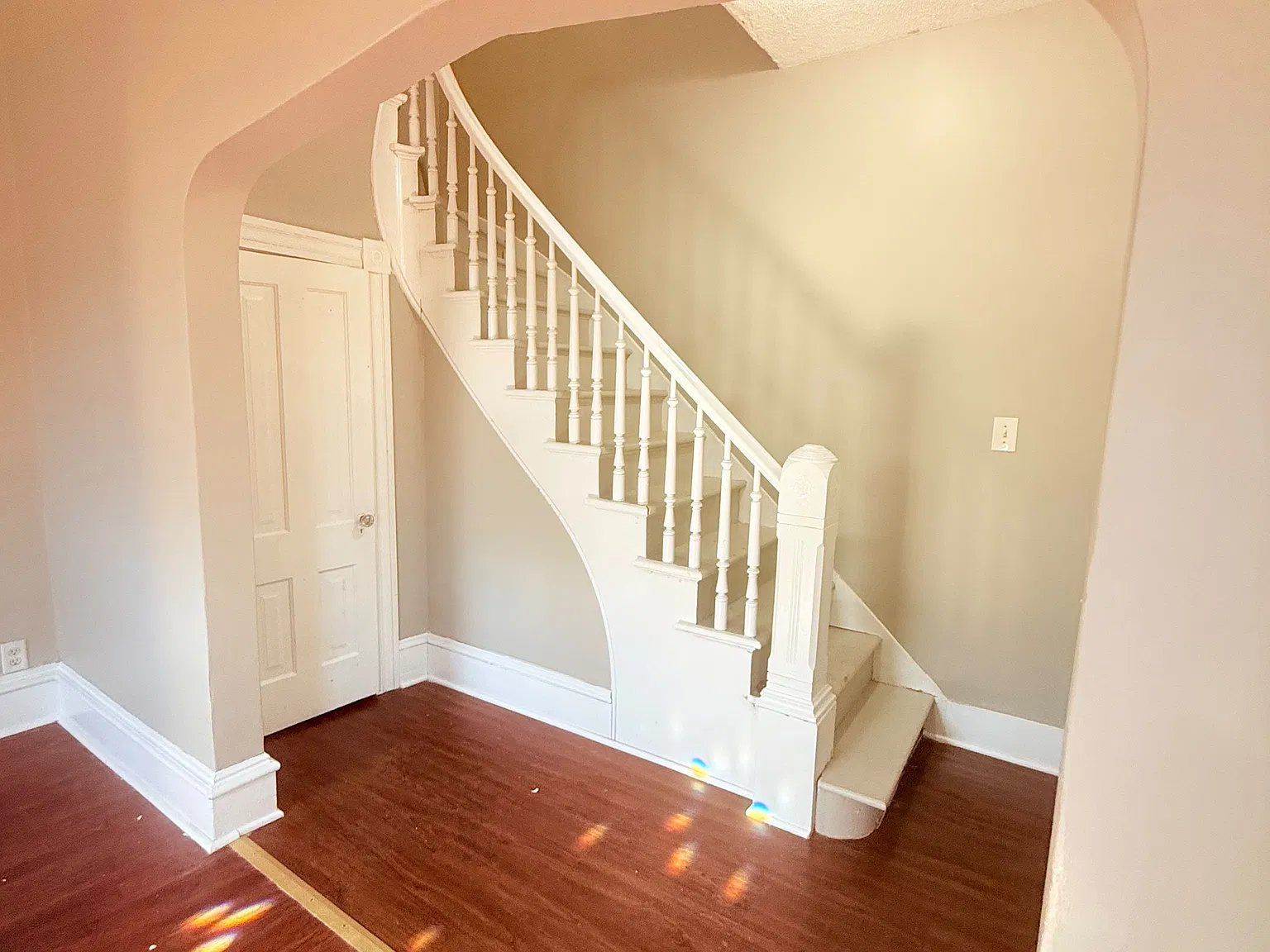 4 bed, $2,500 — Photo 2