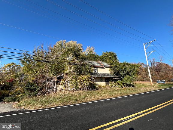 4th image of 2305 E Kings Hwy