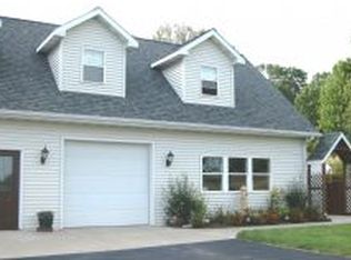 N776 Gloria Ln, Waupaca, WI 54981