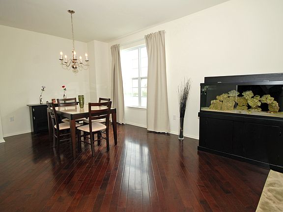 3rd image of 136 Whitehead Ave