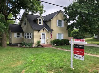 215 E Main St, Rockford, MI