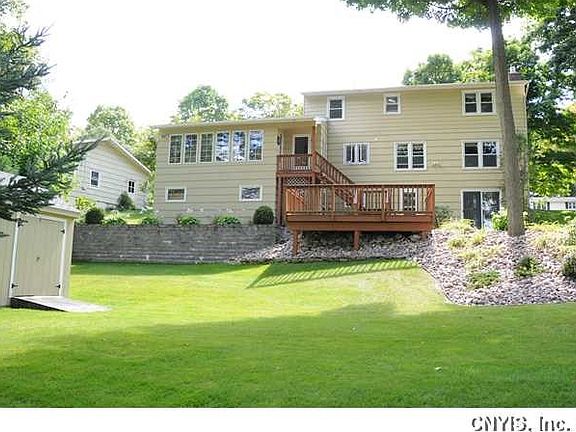 3rd image of 125 Hillside Way