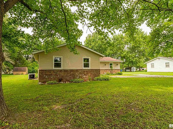 3rd image of 303 Woodriver Dr