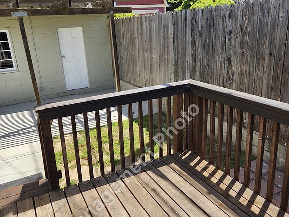 4th image of 136 Bard Ln