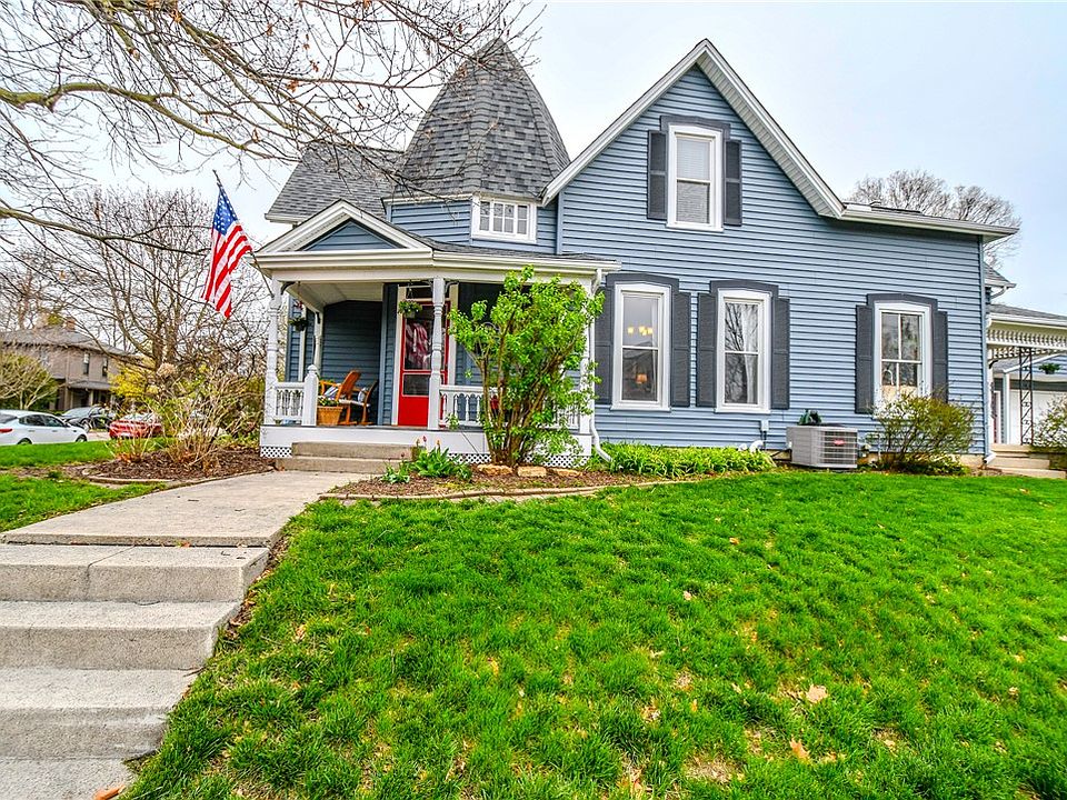 1st image of 419 W Race St
