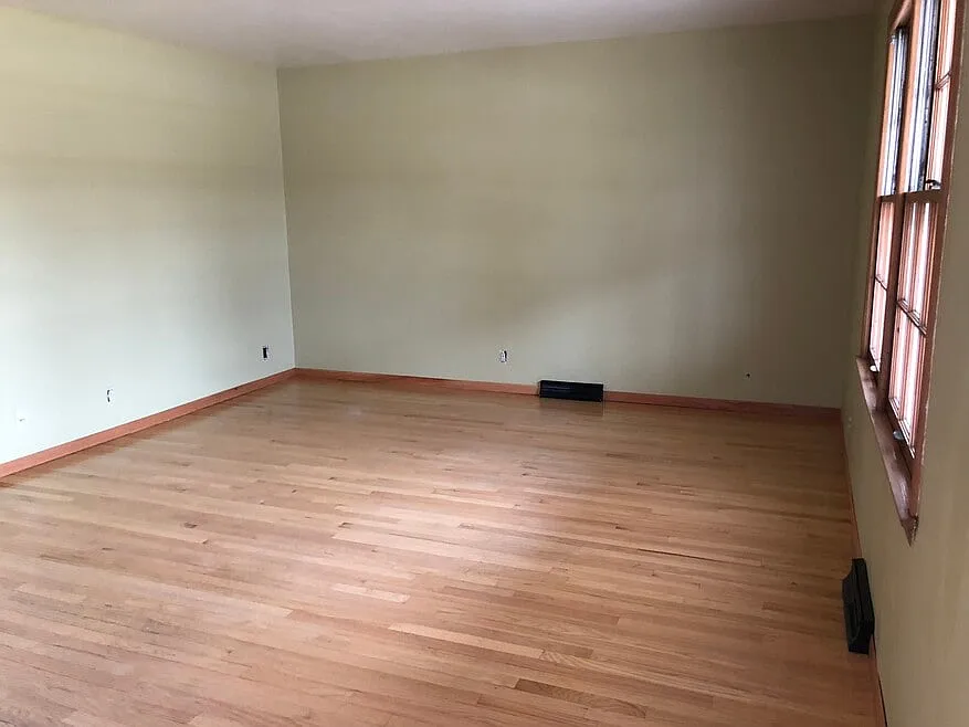 3 bed, 1.5 bath, 1440 sqft, $1,950 — Photo 2