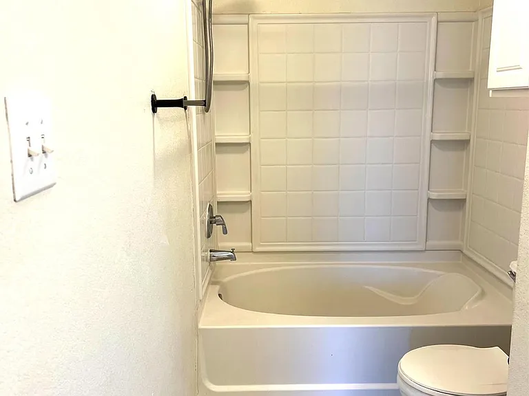1209 Amberwood Loop — Photo 12