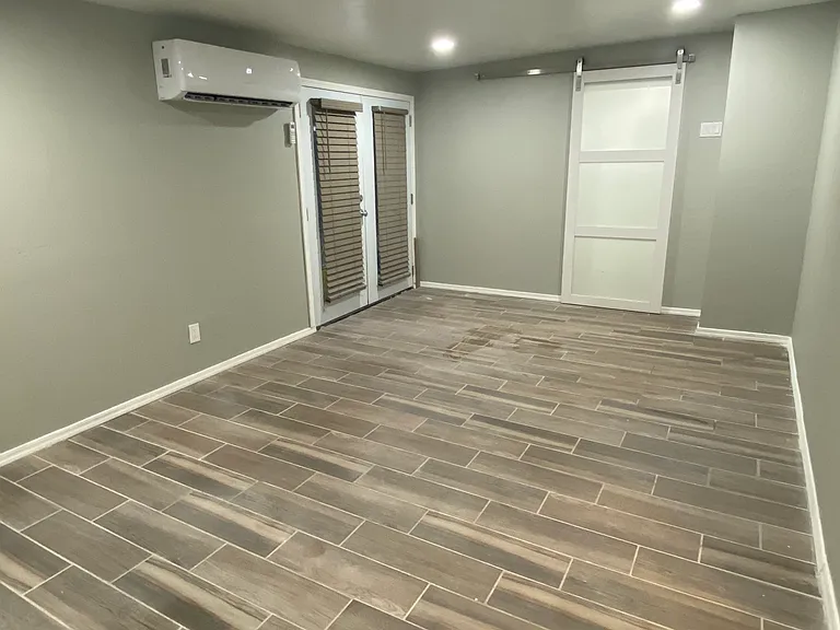 733 E McMillan Dr — Photo 10