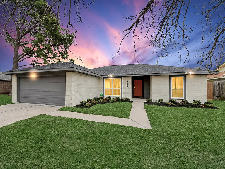 Falcon Meadow Dr — Photo 47