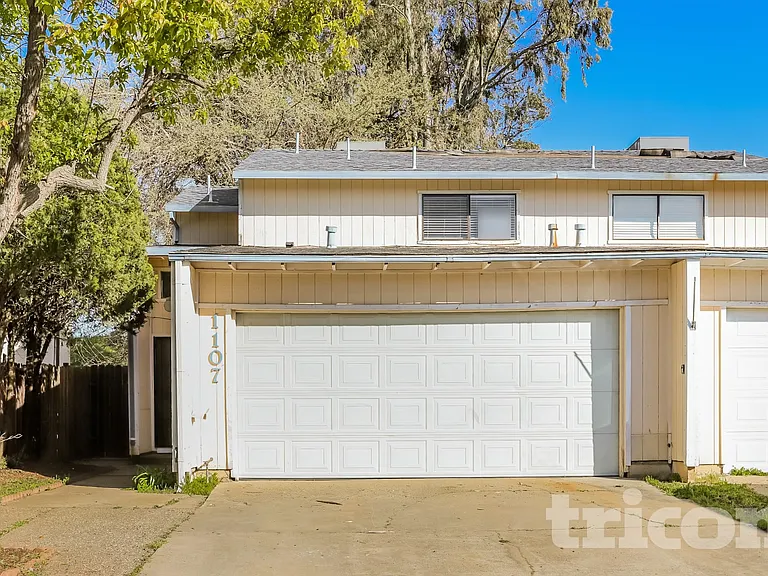 1107 Nadene Dr — Photo 1